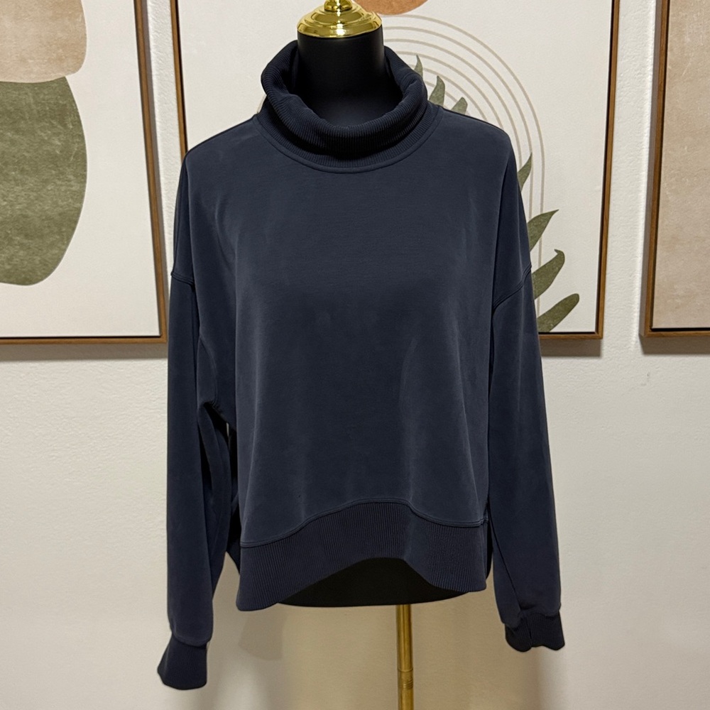 lululemon athletica Softstreme Charcoal Turtleneck Pullover - Picture 2 of 8
